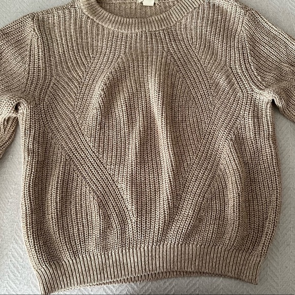 H&M Sweaters - H&M knit sweater. Size large, fits like a medium. Tan/beige color.